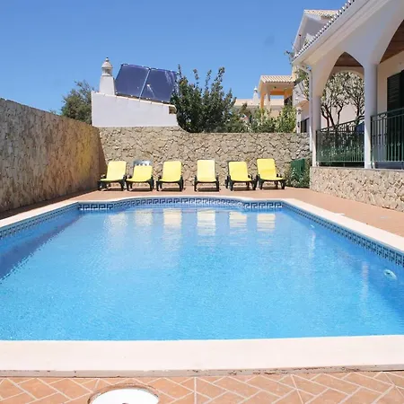 Spacious House In With Private Pool *