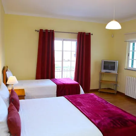 Spacious House In With Private Pool Hébergement de vacances *