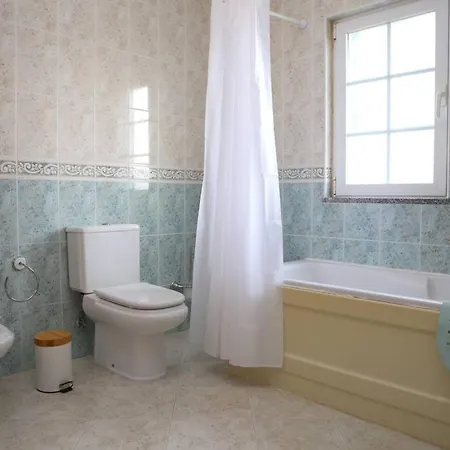 Spacious House In With Private Pool Hébergement de vacances *