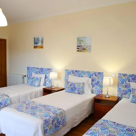 Hébergement de vacances Spacious House In With Private Pool *